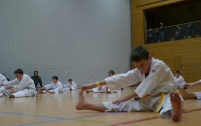 Taekwon-Do Schüler mit erfolgreichen Gürtelprüfungen